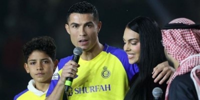 Gemuruh Ribuan Suporter Sambut Ronaldo Bergabung di Al Nassr