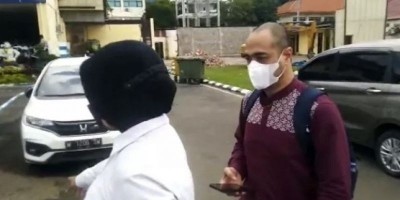 Kabar Ferry Irawan Luntang-lantung di Kediri, Netizen: Definisi Miskin Banyak Gaya